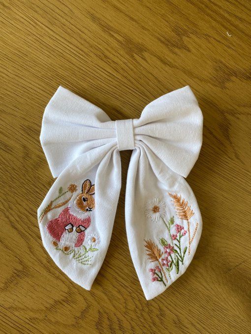 Grande barrette brodée 