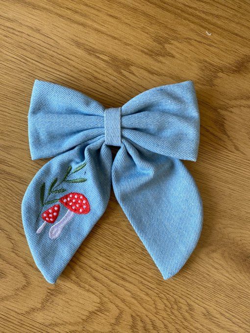 Grande barrette brodée 