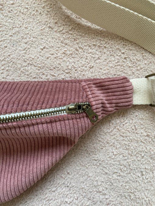 Sac banane en velours côtelé vieux rose